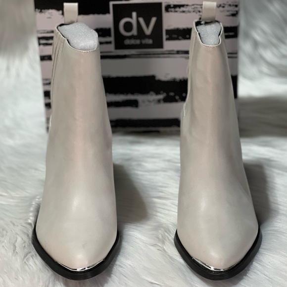 New DV Dolve Vita Ozias Booties - Picture 5 of 11